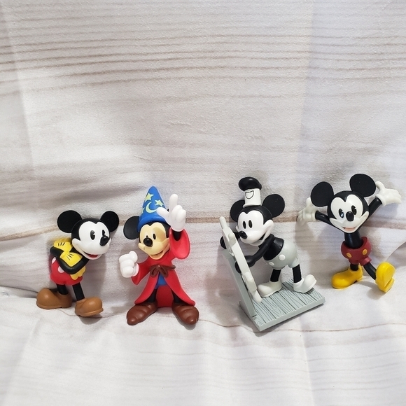 Disney Mickey Mouse Figures Set Of 4 90 Years Of Magic Year 2018 Cake Toppers - Picture 8 of 8